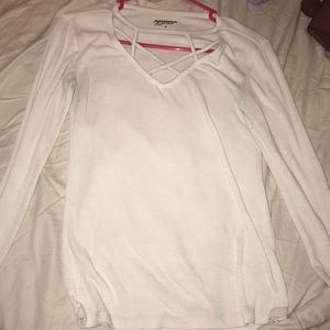 Low cut long sleeve shirt
